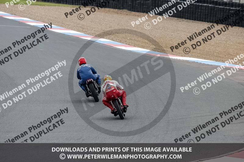 Vintage motorcycle club;eventdigitalimages;mallory park;mallory park trackday photographs;no limits trackdays;peter wileman photography;trackday digital images;trackday photos;vmcc festival 1000 bikes photographs